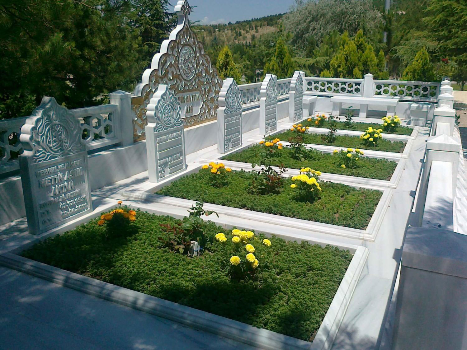 Aile Mezarları